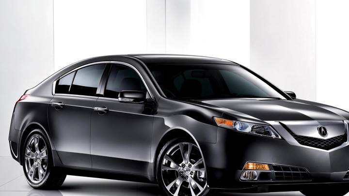 Side Front Pose 2009 Acura TL In Black